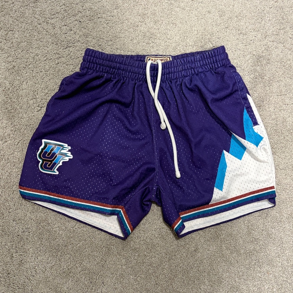 Mitchell & Ness Utah Jazz Hardwood Classics NBA Fall 2021 Boys Shorts Size Small